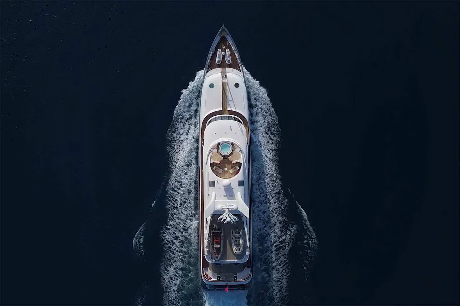 YACHT 1