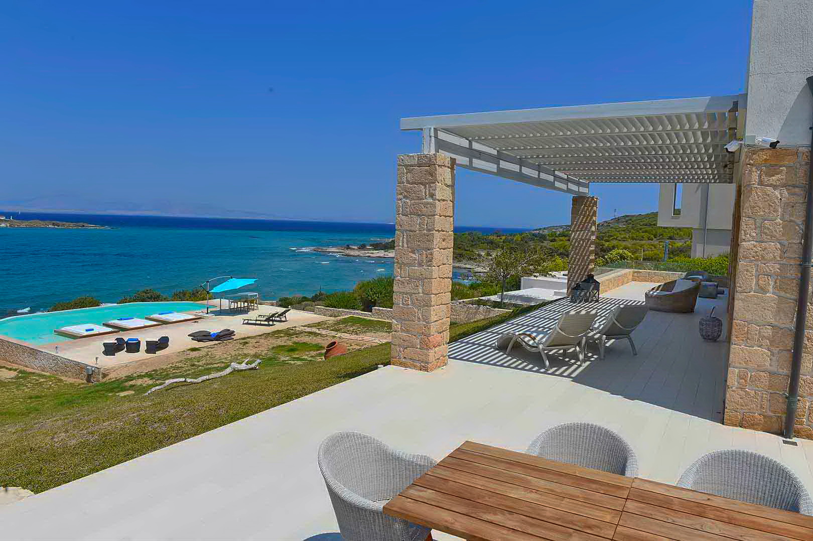 VILLA AEGINA